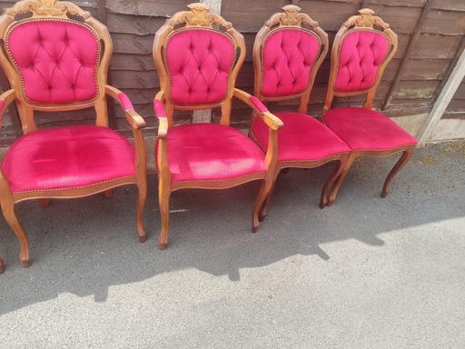  — table and chairs italian