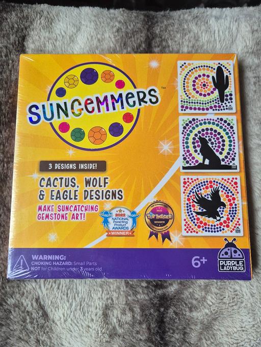  — new MYO Sun Catching Gemstone Art