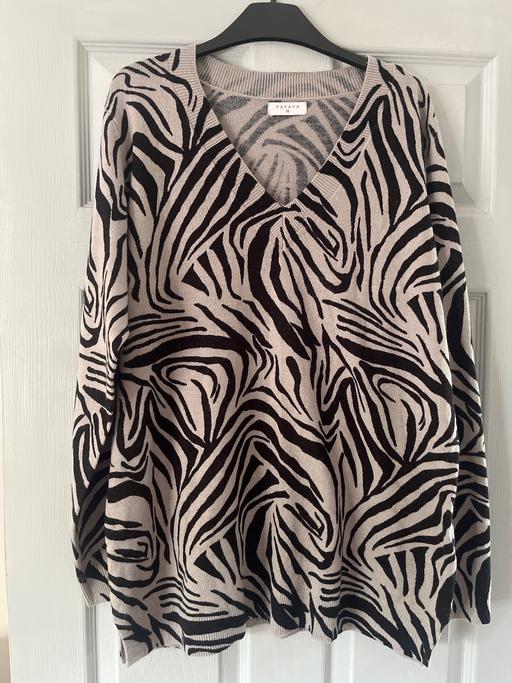  — Size 18 ladies grey/black jumper thin