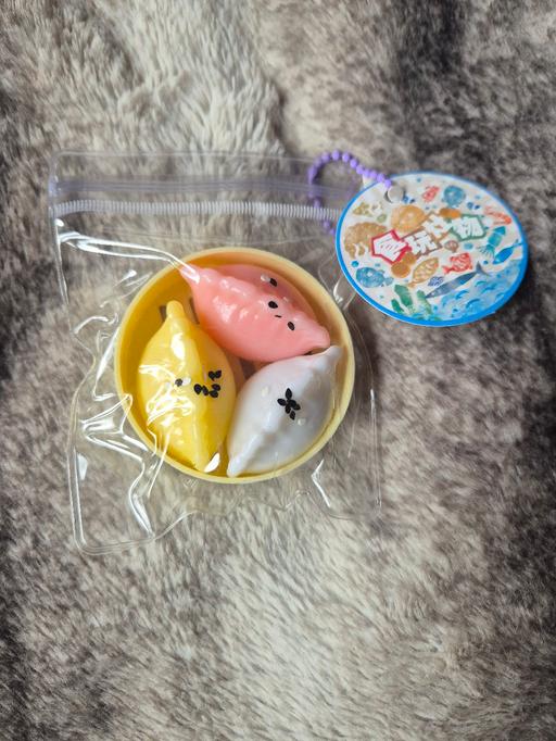  — new 3pk Squishies