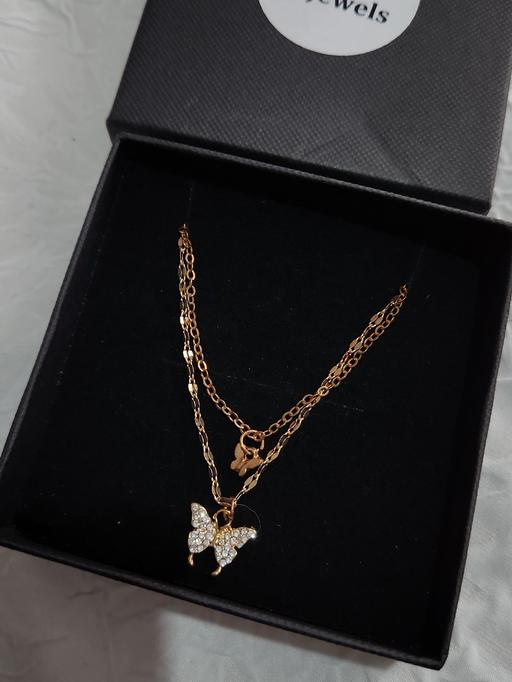  — double layer butterfly neckalace -with box