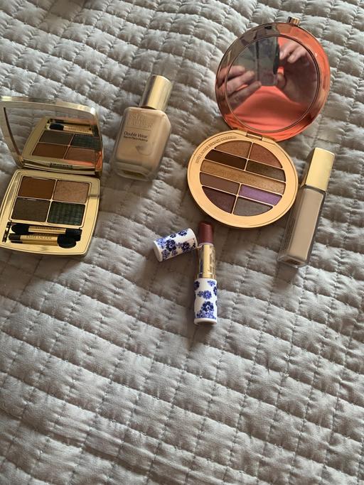  — Estée Lauder