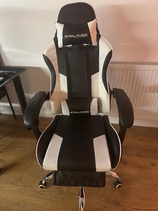  — Gaming Chair