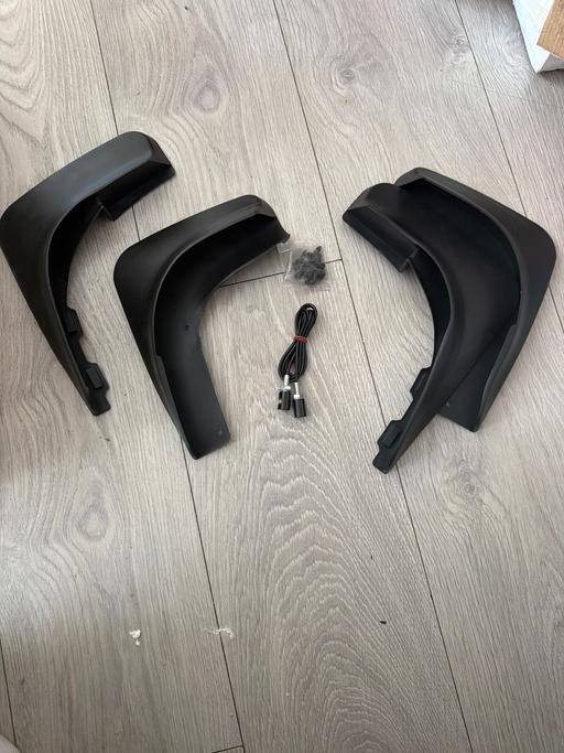  — Universal Car Mud Flaps Splash