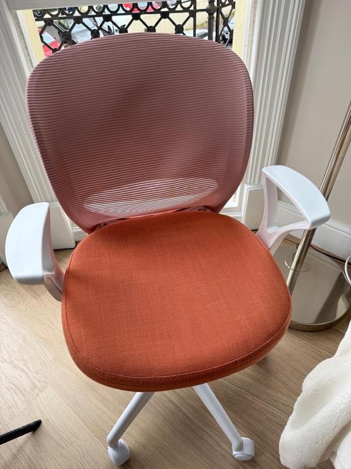  — Office chair - very good condition