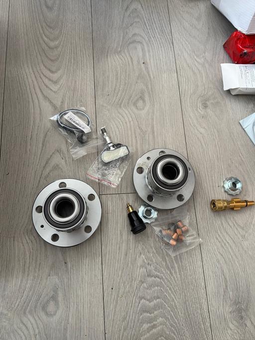  — Pair Front Wheel Bearing Hub Assembly