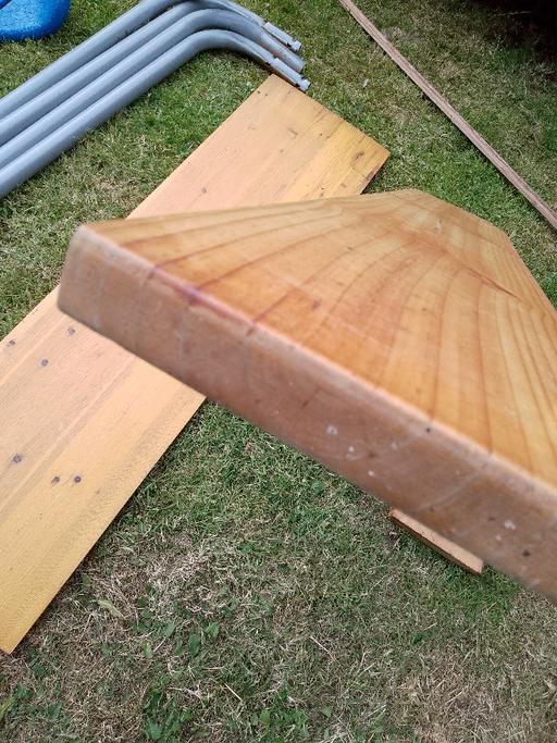  — Thick pine glossed shelf &supports
