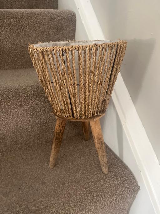  — Hesian wicket tri pod plant  stand