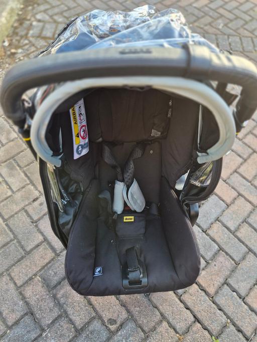  — Pram /pushchair/travel system