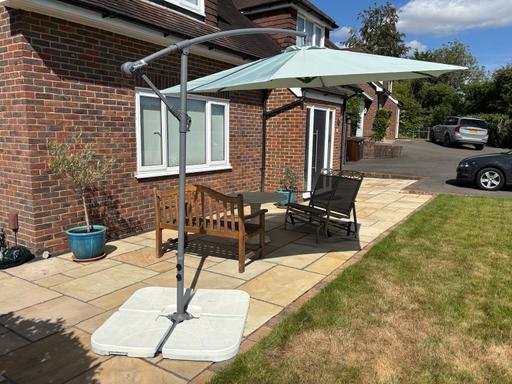  — 2.8metre cantilever sun parasol and base