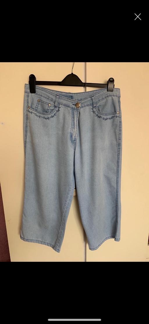  — Ladies 3/4 trousers