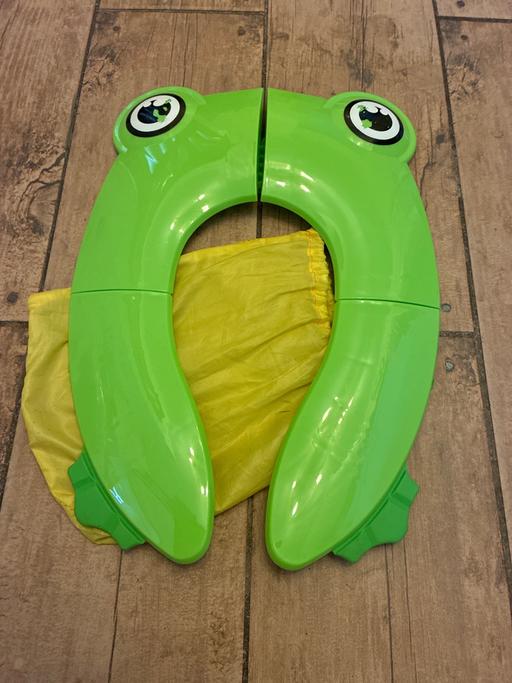  — Fold up toddler portable toilet seat