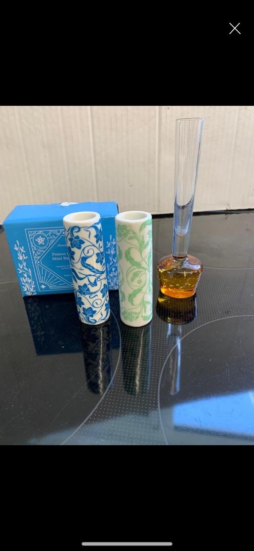  — Mini Bud vases