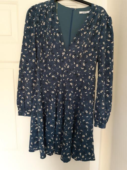  — Blue v neck dress with daisies - Small size