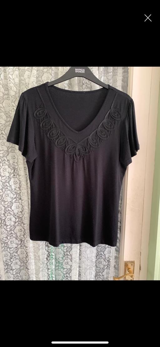  — Ladies top