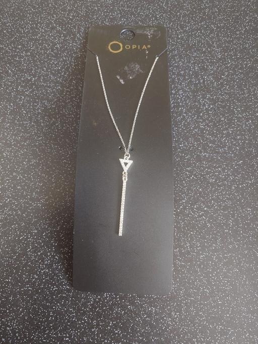  — Women's necklace