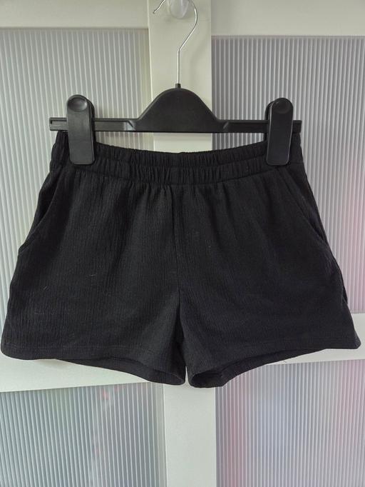  — Age 7-8 H&M black shorts