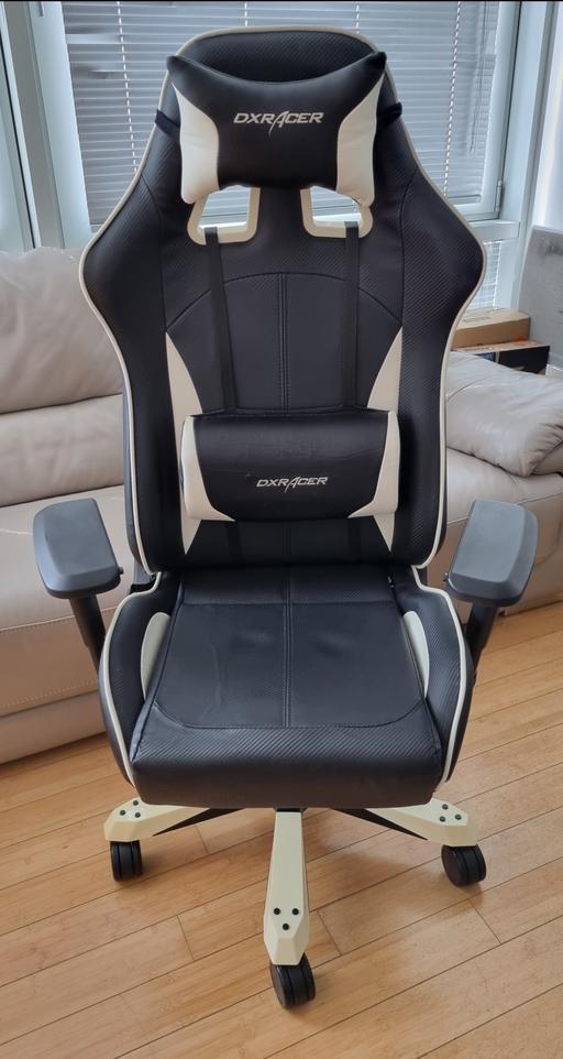  — DXRACER King Series gaming chair