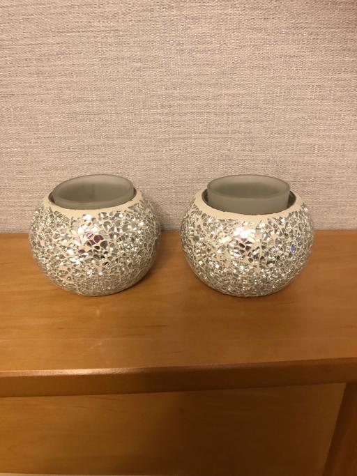  — Candle holders x2