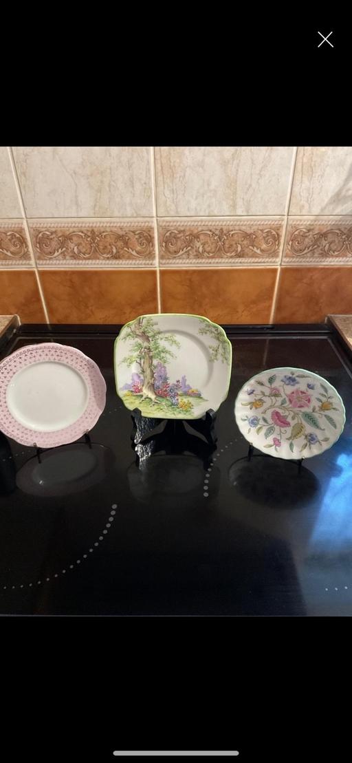  — Collectable display plates
