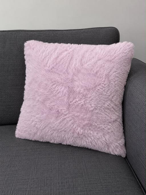  — 4 brand new pink fluffy cushion covers