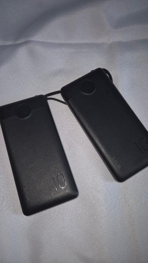  — Vrurc  10 x2 powerbanks ( great condition)