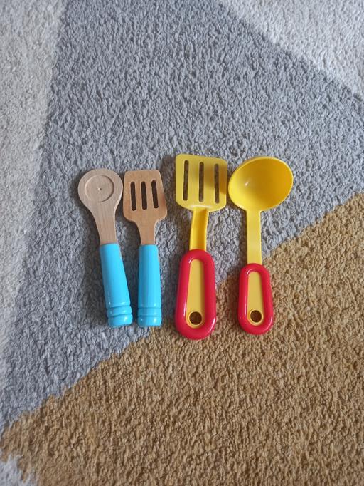  — Children's play spatula/spoon set
