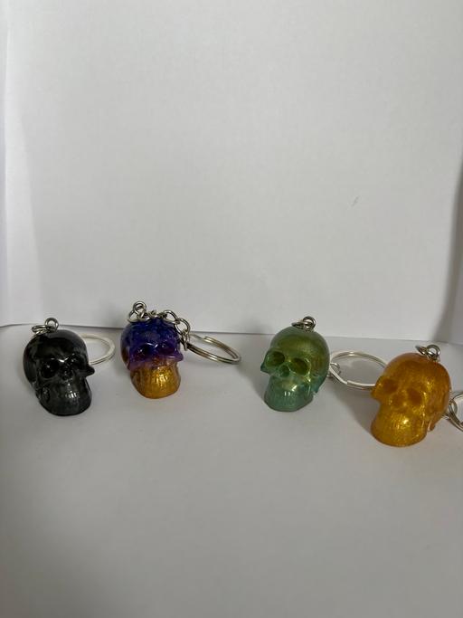  — Skull keyrings