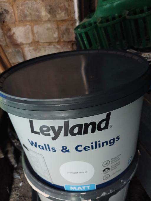  — 10 LIYRE TUB OF BRILLIANT WHITE MATT EMULSION