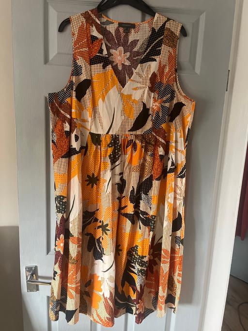  — Stunning summer dress size 18
