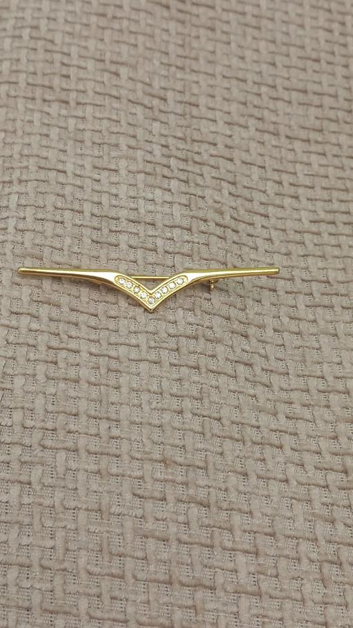  — vintage brooch