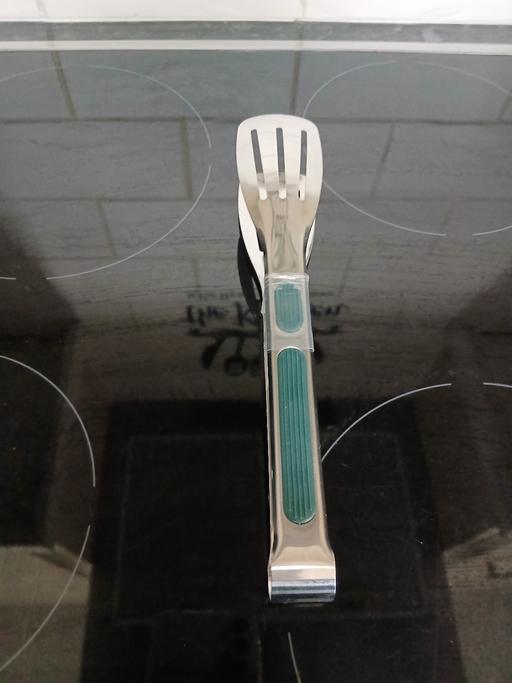  — Cooking Tongs New