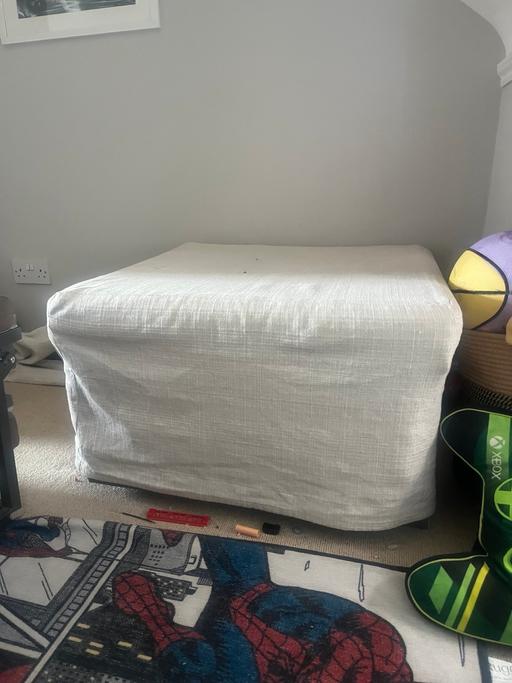  — Fold out guest bed / ottoman (2x)