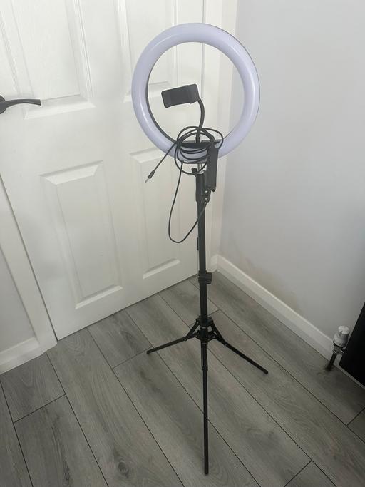 — Ring Light with Tripod Stand