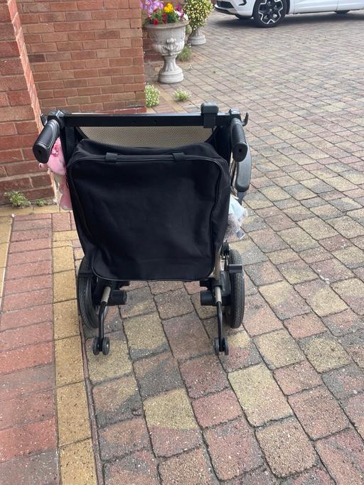  — Electric wheelchair, light weight