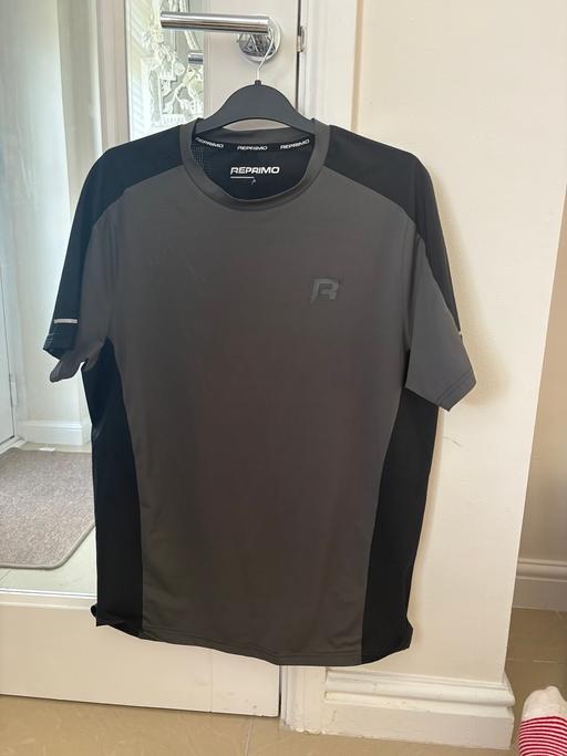  — Men t shirt
