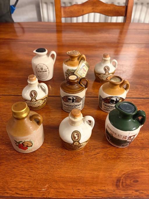  — Mini flagons