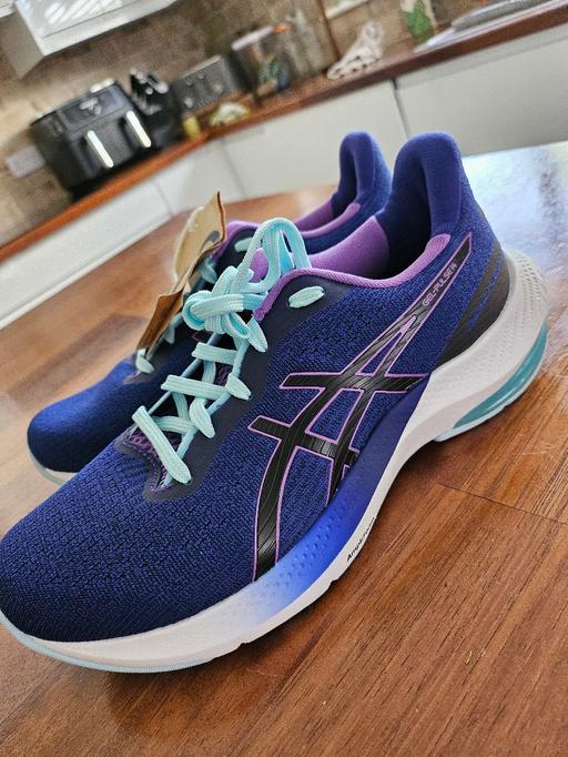  — RRP £100 Trainers UK5.5 ASICS