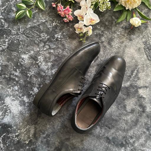 Men’s black leather lace up Oxford shoes