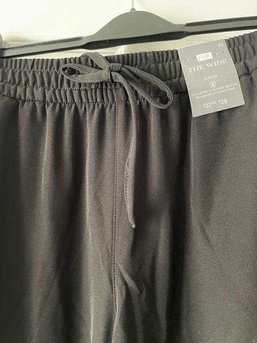  — Wide leg trousers