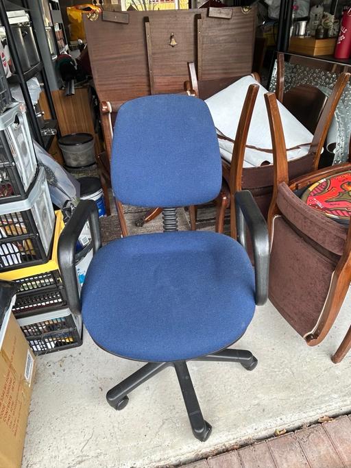  — Office chair in good working condition