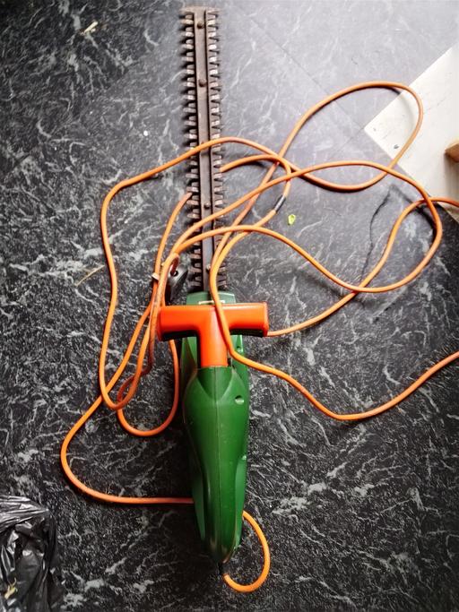  — electric saw