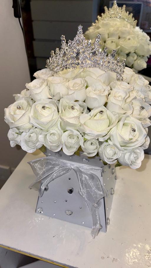 — White Rose’s with Crown