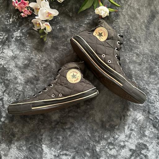  — Converse Chuck Taylor All Star Hi Trainers