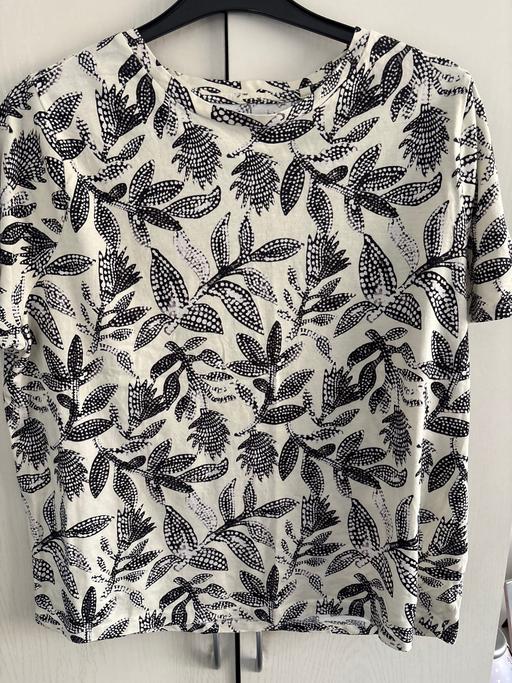  — Ladies top