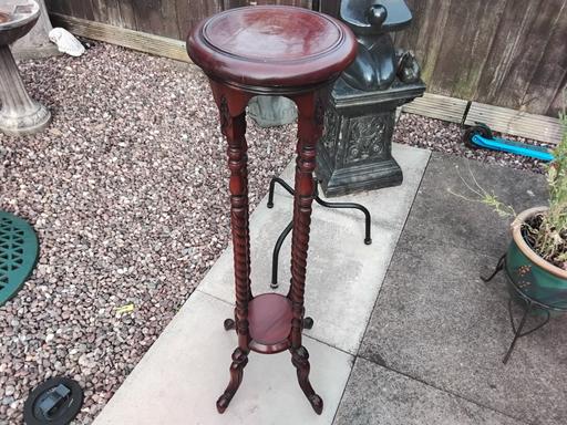  — lovely barley twist plant / statue stand wood