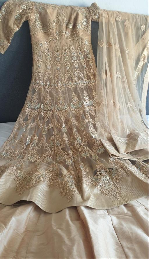  — Elegant Wedding / Party Dress
