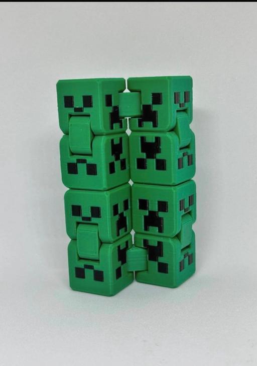  — 3d printed infinity cube