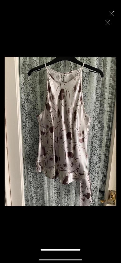 — Ladies top