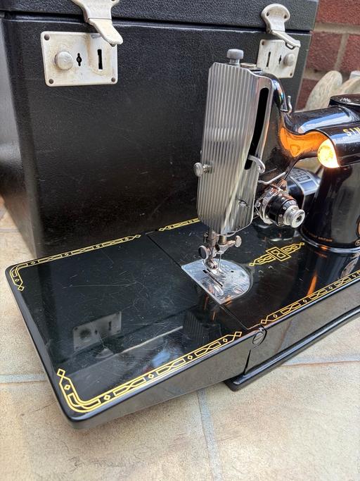  — Singer 221k sewing machine
